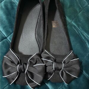Cole Haan Black Flats with Bow Accent